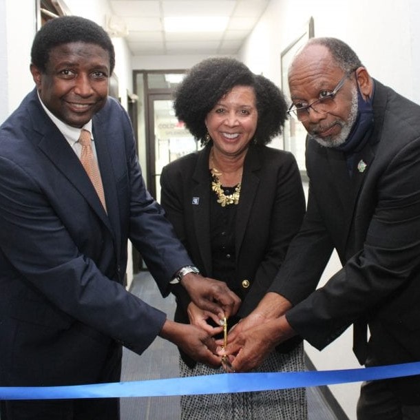 broward County Commissioner Dale Holness Sharon McLennon and Mayor Ken Thurston at ceremonial ribbon cutting